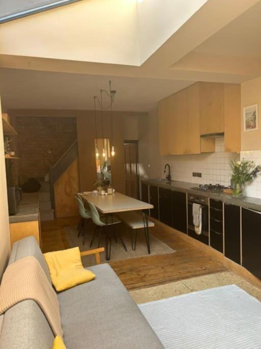 Holiday home Beautiful - 4 Min Walk From Heaton Park *