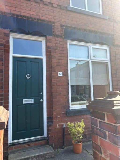 Beautiful - 4 Min Walk From Heaton Park Holiday home *